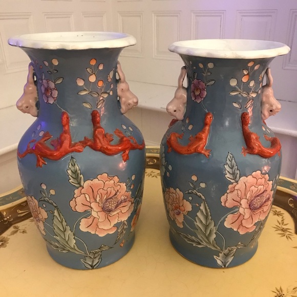 Authentic Original Vintage Style Other - 13.75” VTG Salamander Vase - Macau Chinese Porcelain